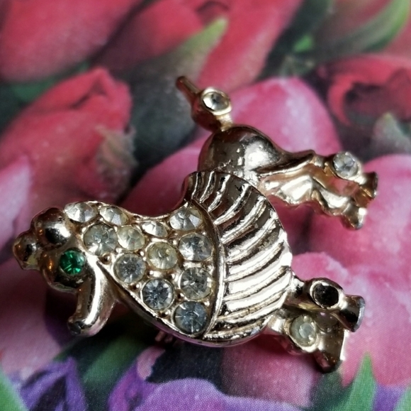 Vintage poodle brooch dog pin rhinestones gold tone figural - Picture 3 of 4